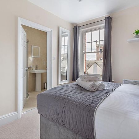 Guest Homes - Trinity Apartment 伍斯特 外观 照片